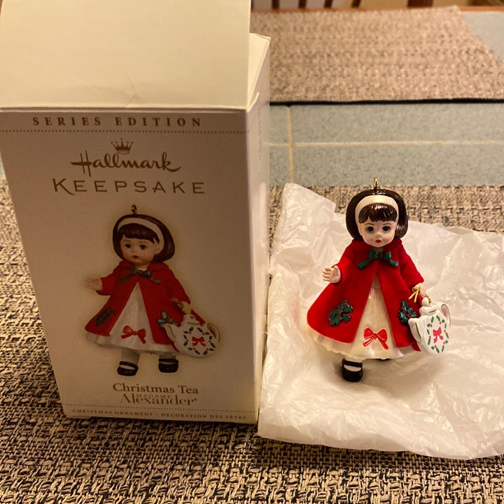 Madame Alexander Christmas Tree Hallmark Ornament 2006